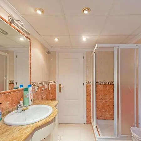 Executive 5 Star 2-bed In Apartment